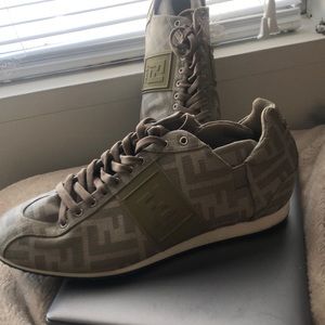 Fendi classic shoes size 8.5 Womens